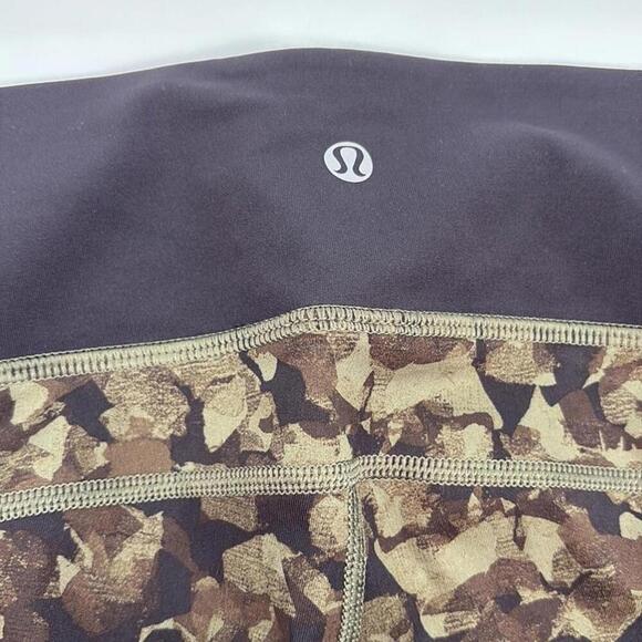 Lululemon Camo Print Crop Capri Leggings - Picture 3 of 4